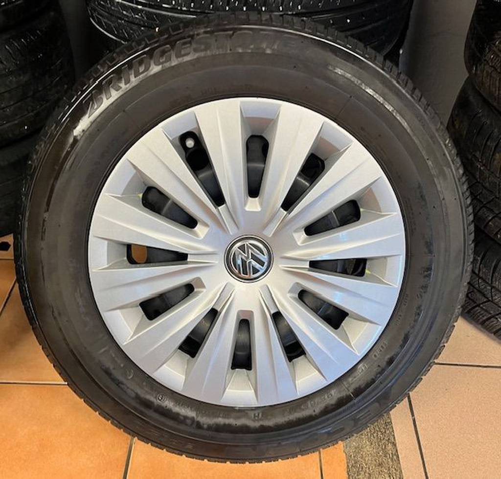 Volkswagen Golf ORIG.KOLA VČ POKLIC- 195/65/15