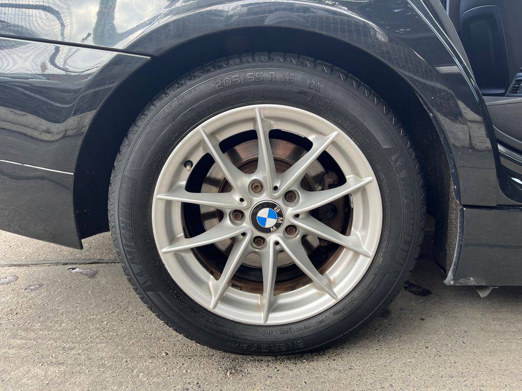 BMW 320 320d/2010/MAN6-2MAJ-WEBASTO