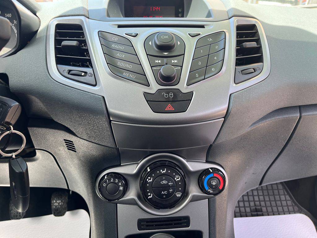 Ford Fiesta 1.25i 44KW/2011/1MAJ,ČR-S.KNIH