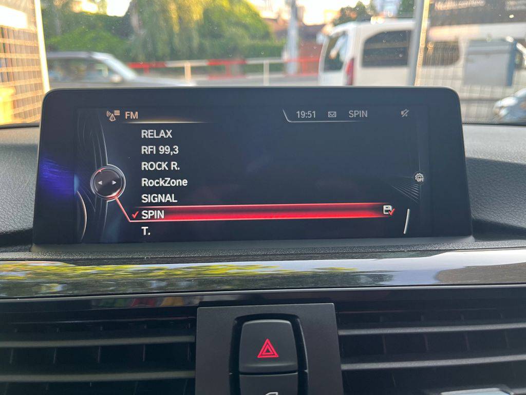 BMW 318 318d F31/2014/MAN6,1MAJ-ZÁRUKA