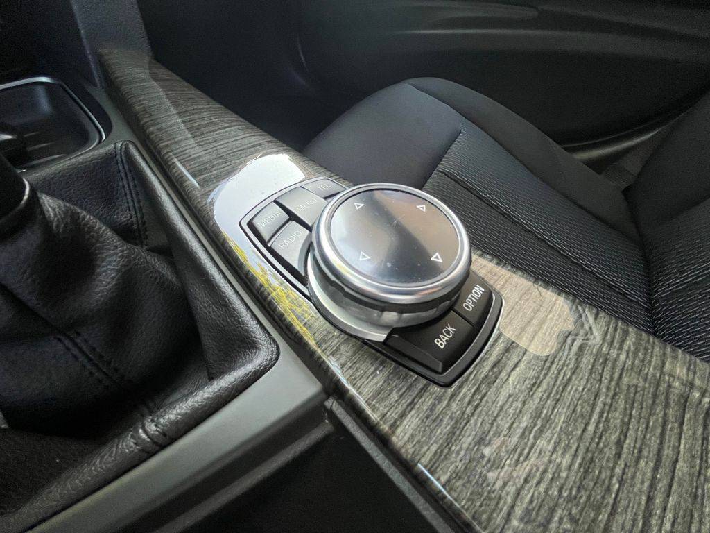 BMW 318 318d F31/2014/MAN6,1MAJ-ZÁRUKA