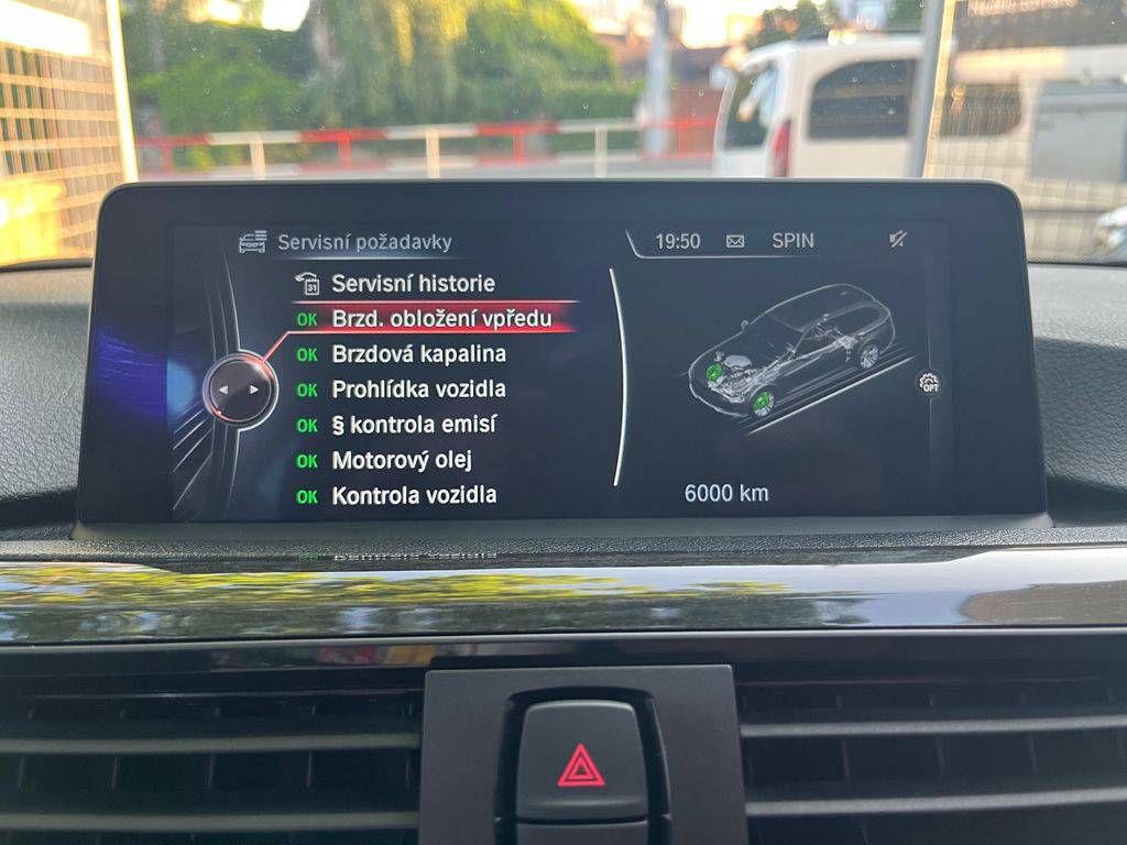 BMW 318 318d F31/2014/MAN6,1MAJ-ZÁRUKA