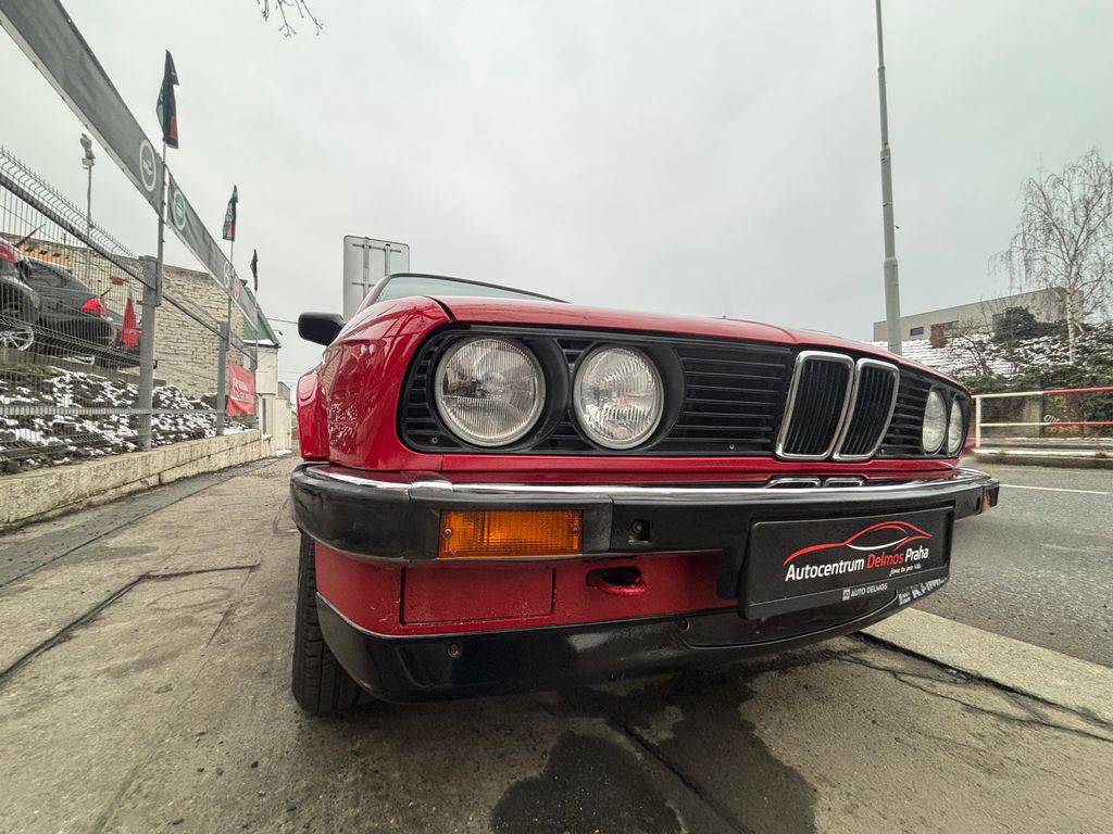 BMW 318 E30-318i/1986/2.maj. garážován