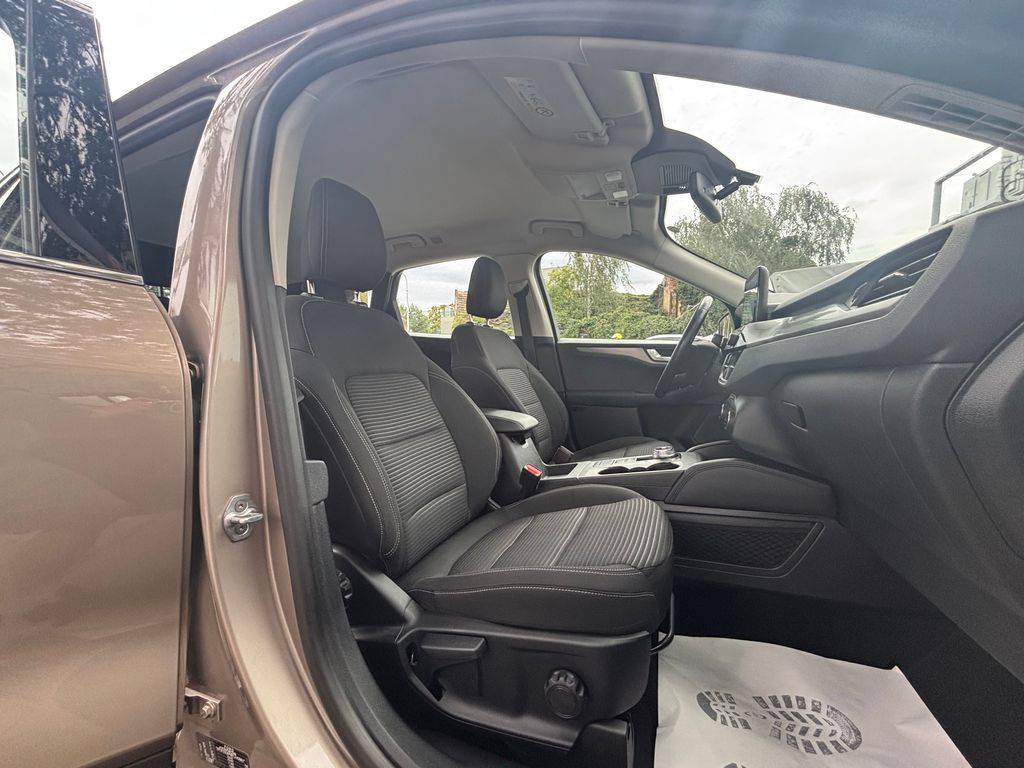 Ford Kuga 2.0EB-140KW/2021/TITAN-4x4-ZÁR