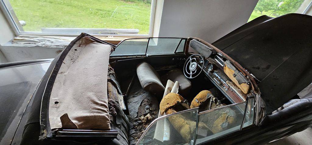 Mercedes-Benz 220 SE CABRIO/W111/1963/88kW/2.2V6