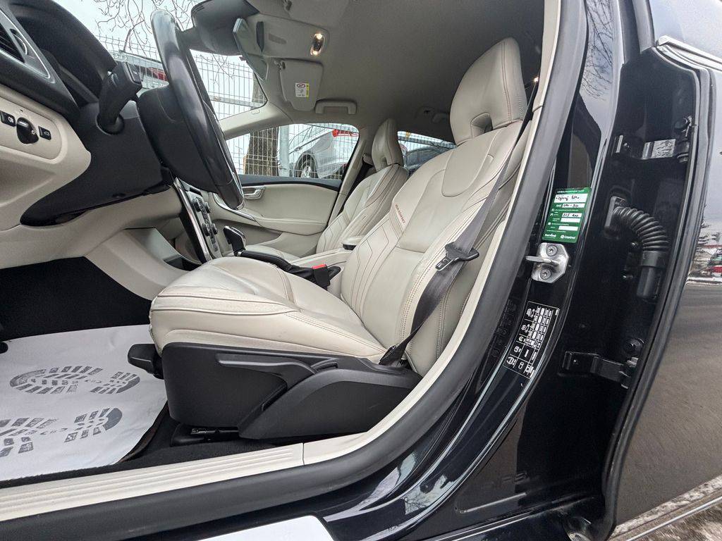 Volvo V40 D2/2016/AT-OCEAN RACE-ZÁRUKA24