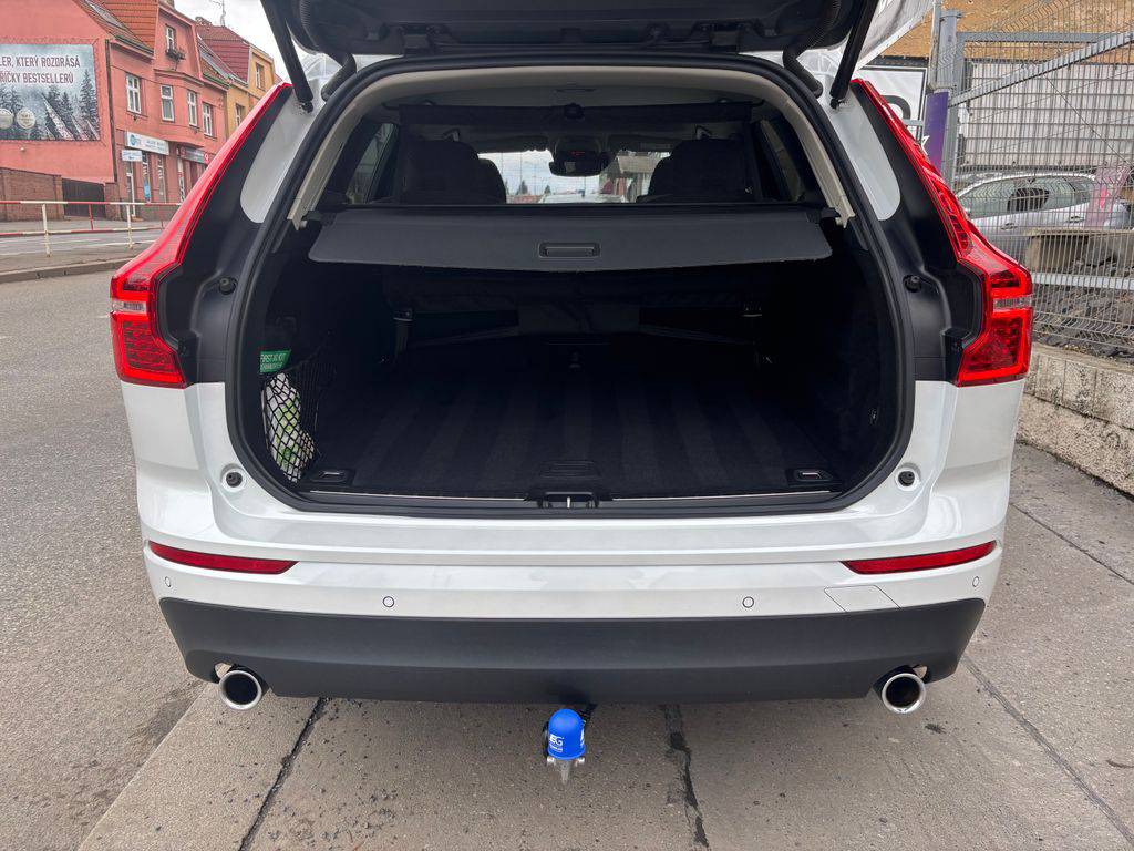 Volvo XC60 D4/2021/1MAJ.AT,TAŽ,MOMENTUM P