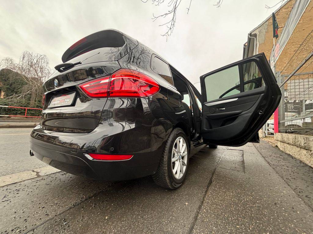 BMW 218 218d/2017/1MAJ-SPORT PACKET,ZÁ