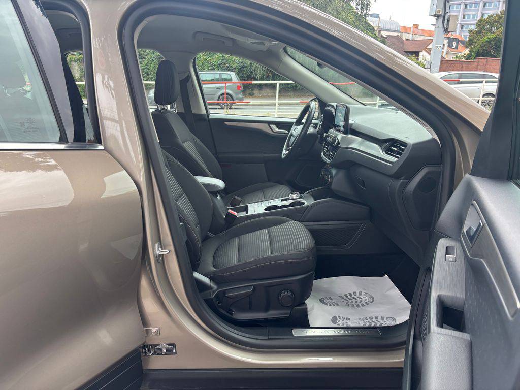 Ford Kuga 2.0EB-140KW/2021/TITAN-4x4-ZÁR