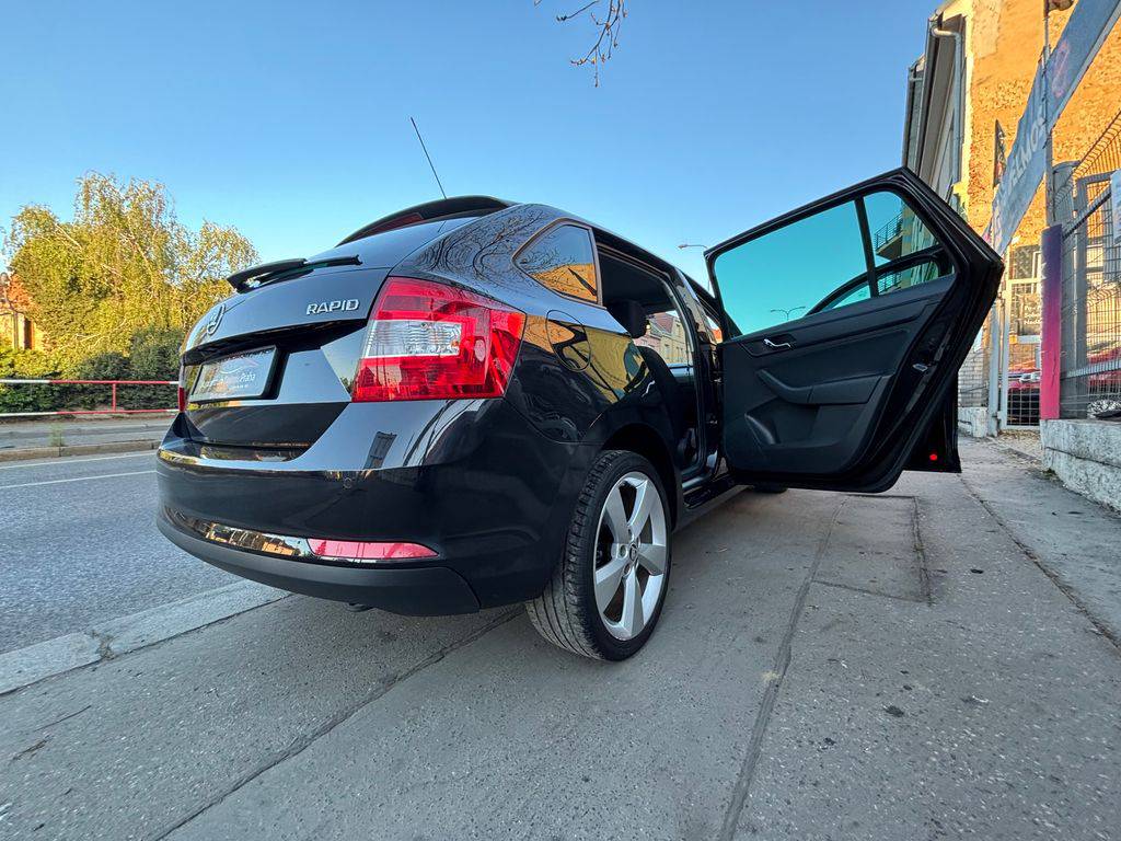 Škoda Rapid 1.6TDI/2014/ELEG.1MAJ-ZÁRUKA12