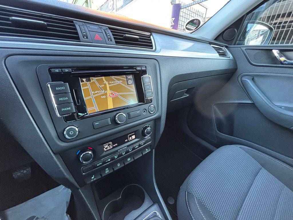 Škoda Rapid 1.6TDI/2014/ELEG.1MAJ-ZÁRUKA12
