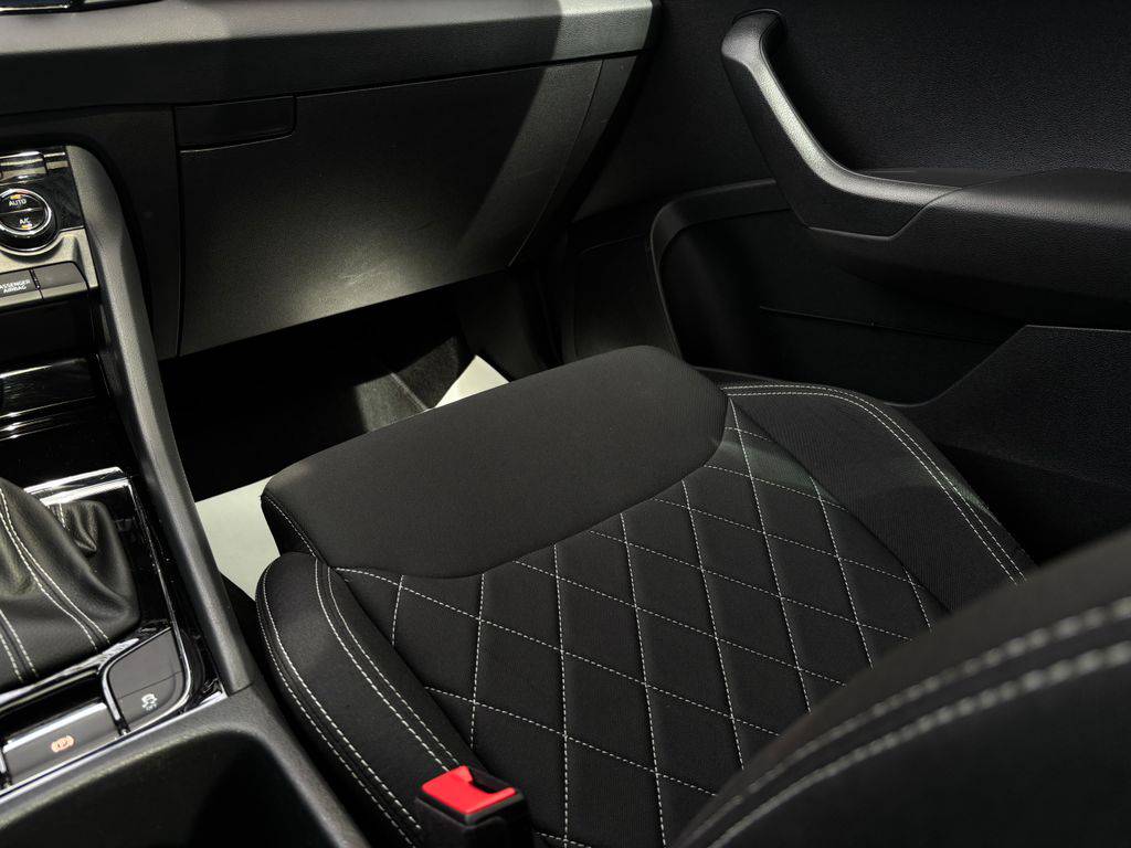 Škoda Karoq 1.5TSI/2022/SPORTLINE,AT-ZÁRUK
