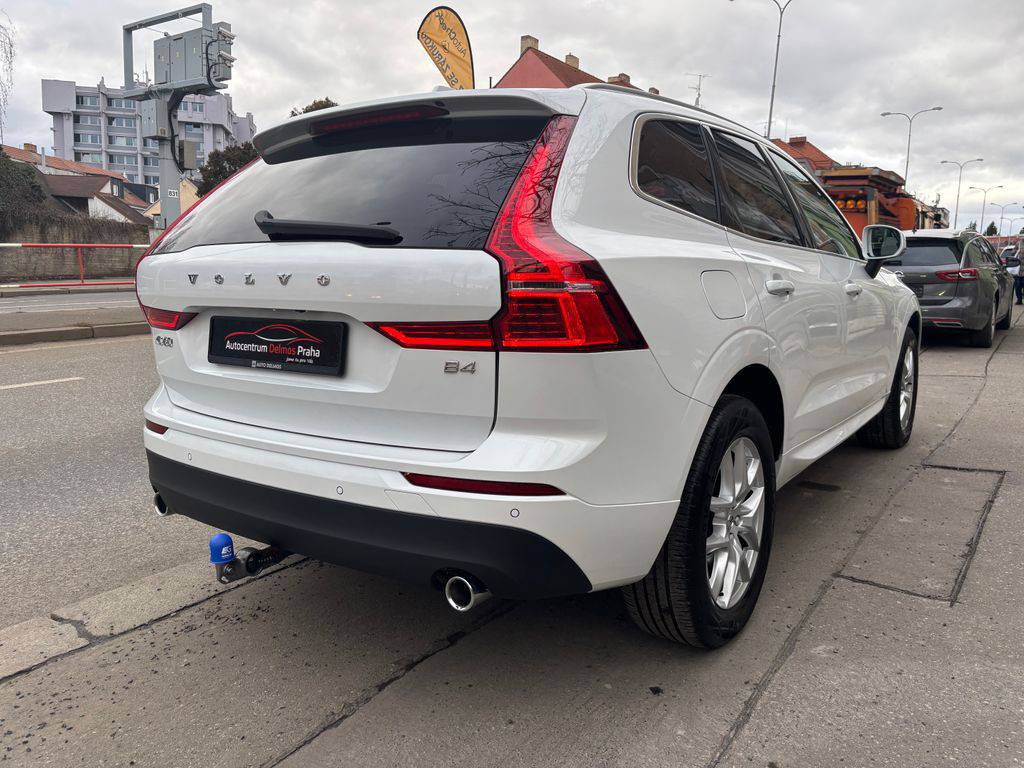 Volvo XC60 B4/2022/1MAJ.AT,TAŽ,MOMENTUM P