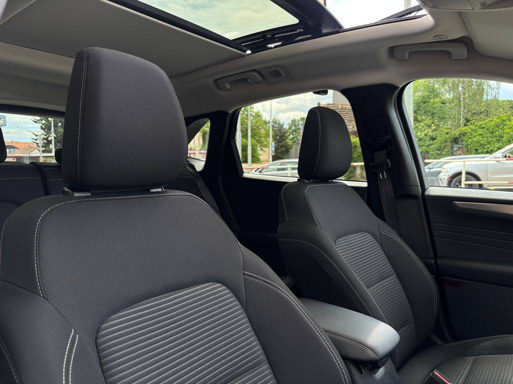 Ford Kuga 2.5PHEV/2023/TITANIUN X-1MAJ-Z