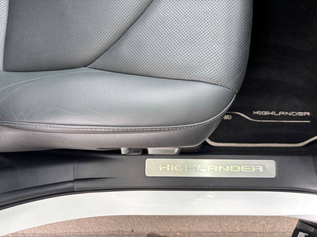 Toyota Highlander 2.5HEV e-CVT.CZ.DPH.Executive-
