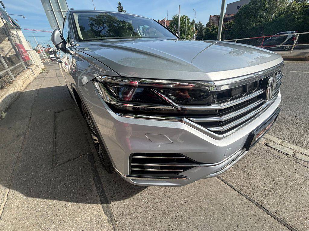 Volkswagen Touareg 3.0TDi-2020-CZ-1MAJ-DPH-WEBAST