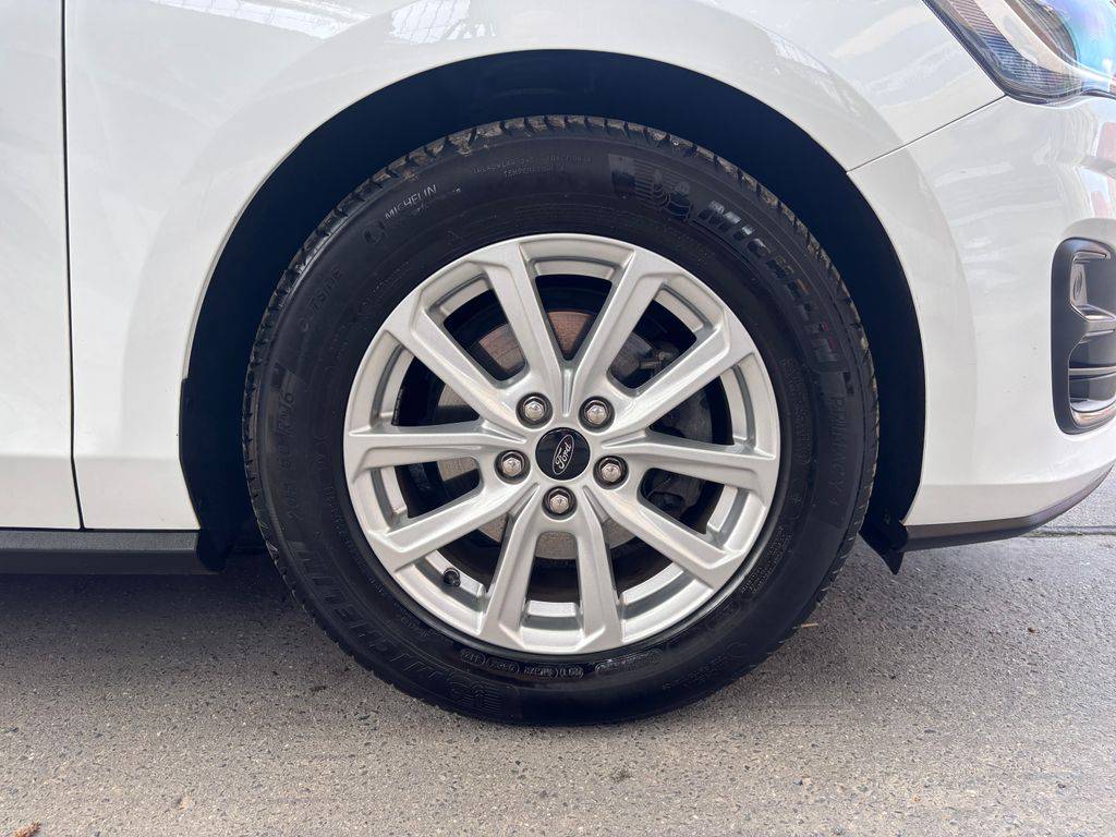 Ford Focus 1.5EB/2023/1MAJ,COOL-ZÁRUKA36