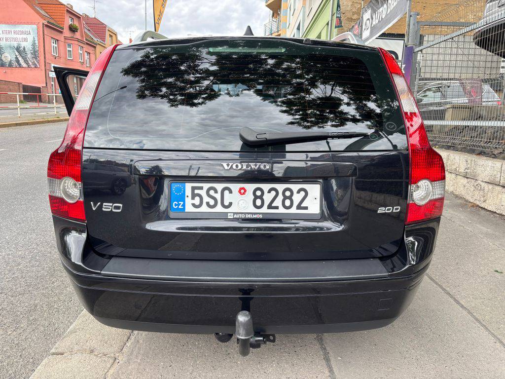 Volvo V50 2.0D/2005/MOMENTUM.MANUÁL.TAŽNÉ