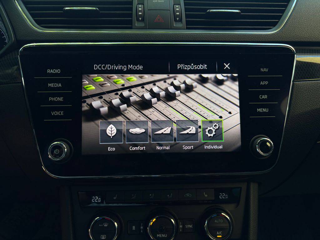 Škoda Superb 2.0TDI-SPORTLINE.4x4.AT.ZÁRUKA 12