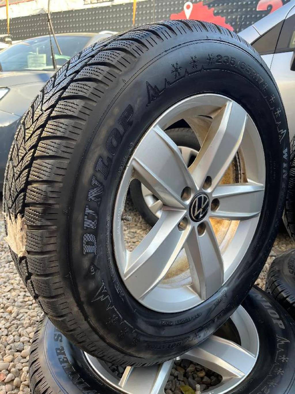 Volkswagen Tiguan 17 ORIG.ALU.VČ-ZIMNÍ235/65/17