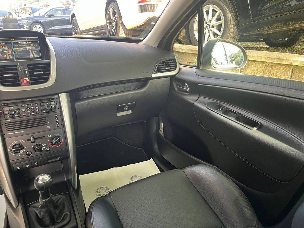 Peugeot 207 1.6i 80KW/2007/PANORAMA-KŮŽE