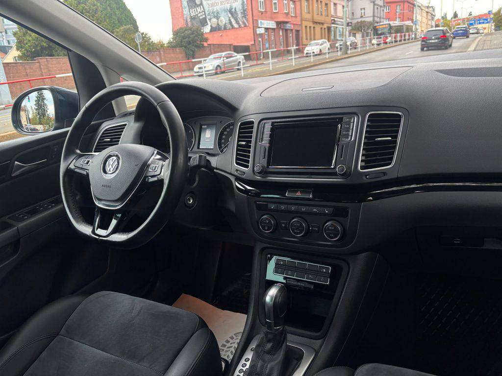 Volkswagen Sharan 2.0TDi/135kW/2017/DSG/Highline/ZÁRUKA