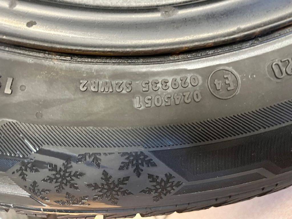 Škoda Octavia ORIG.KOLA VČ POKLIC- ZIMNÍ.PNE