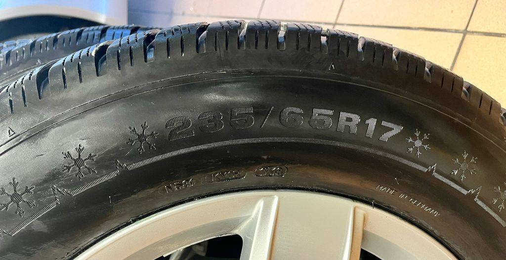 Volkswagen Tiguan 17 ORIG.ALU.VČ-ZIMNÍ235/65/17