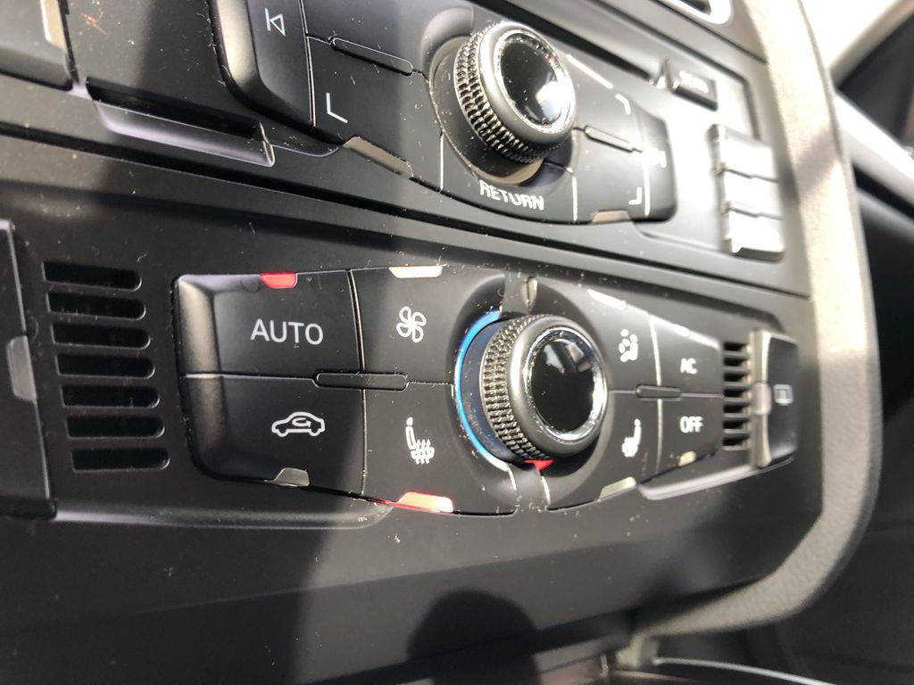 Audi A4 2.0TDI/2010/S.KNIHA,SPORT-140