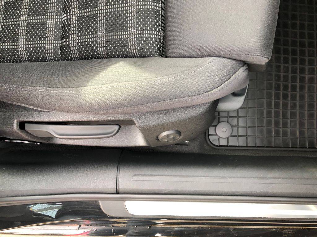 Audi A4 2.0TDI/2010/S.KNIHA,SPORT-140