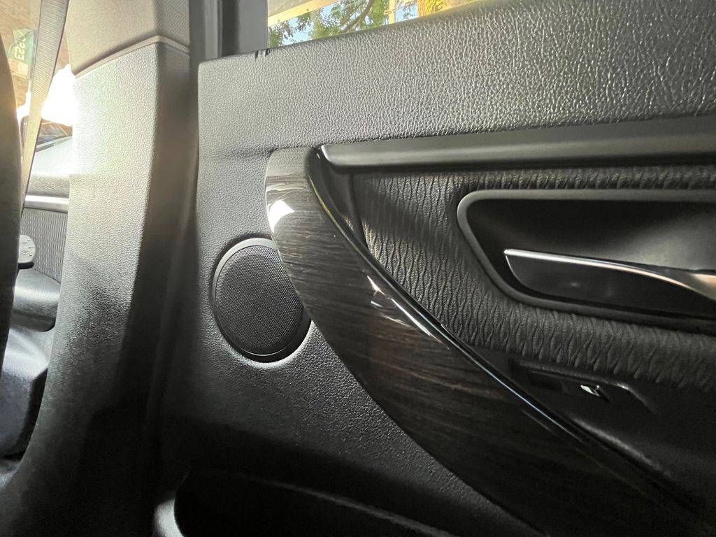 BMW 318 318d F31/2014/MAN6,1MAJ-ZÁRUKA