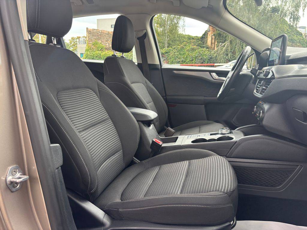 Ford Kuga 2.0EB-140KW/2021/TITAN-4x4-ZÁR