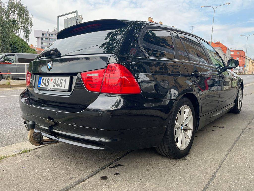 BMW 320 320d/2010/MAN6-2MAJ-WEBASTO