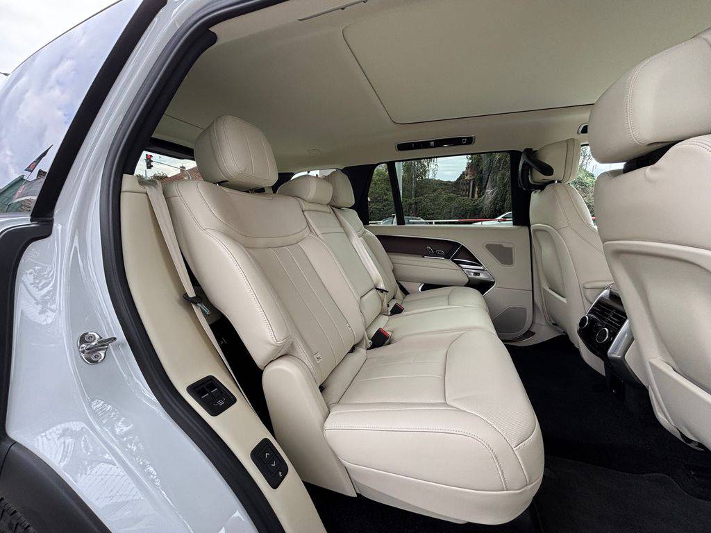 Land Rover Range Rover D350/2025/LONG,CZ-ZÁRUKA 5.LET