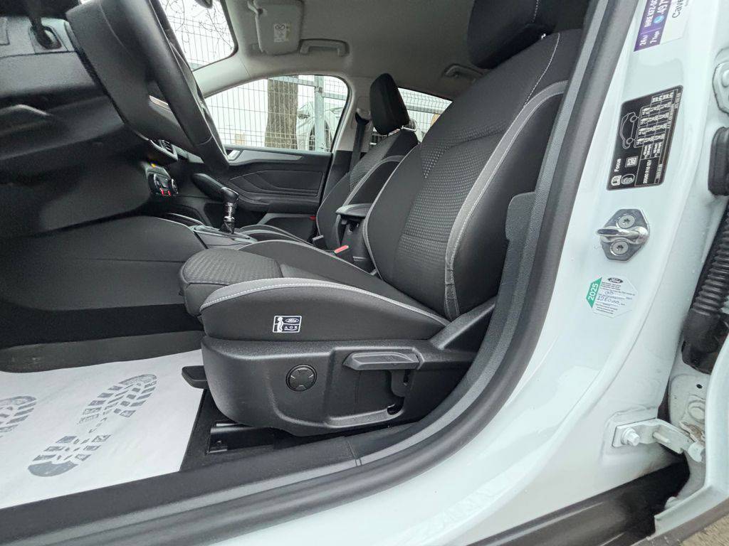 Ford Focus 1.5EB/2023/1MAJ,COOL-ZÁRUKA24