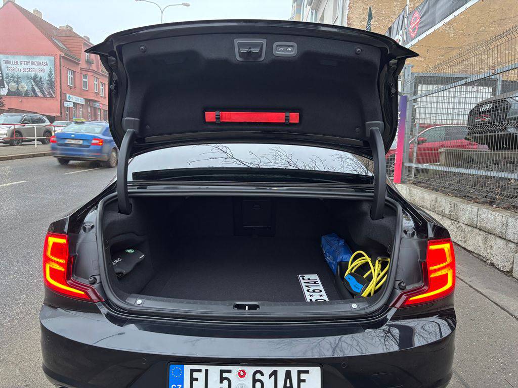 Volvo S90 T8 AWD RECHARGE INSCRIPTION R-