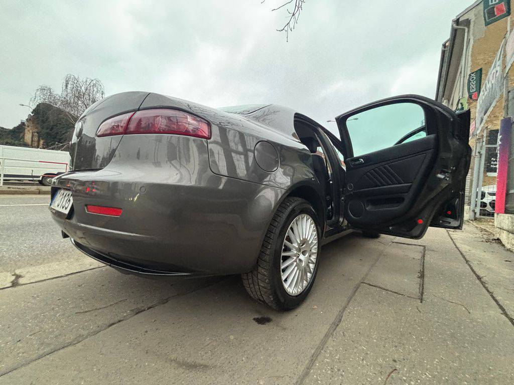 Alfa Romeo 159 1.9JTS 16V-Distinctive.MANUAL