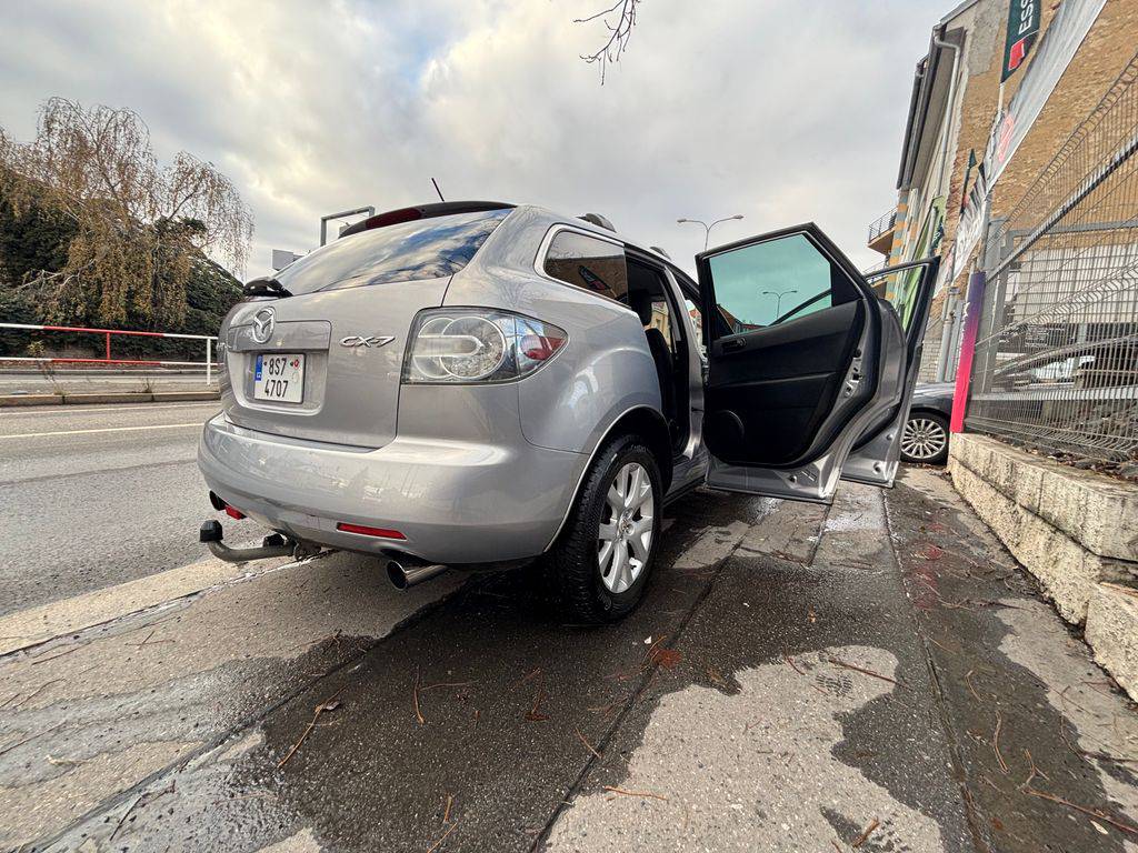 Mazda CX-7 2.3DISI-AT,1MAJ-4X2-S.KNIHA