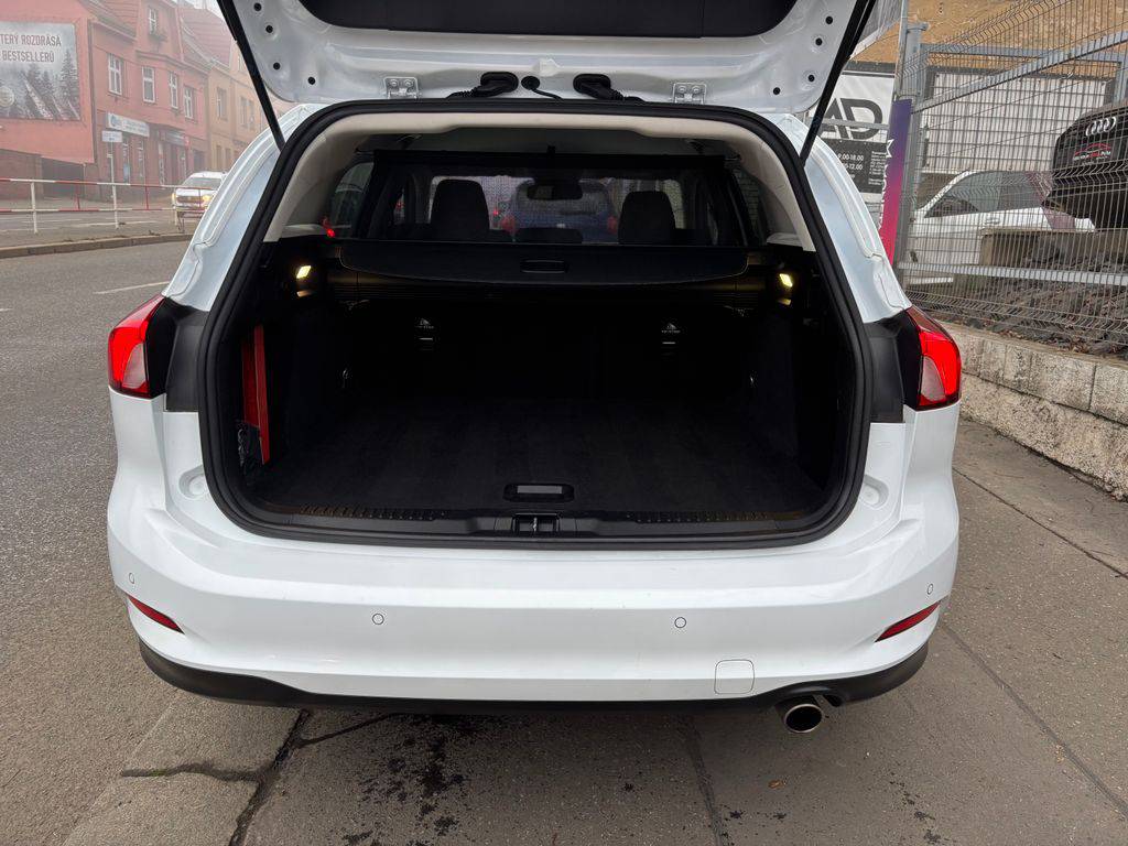 Ford Focus 1.5EB/2023/1MAJ,COOL-ZÁRUKA24