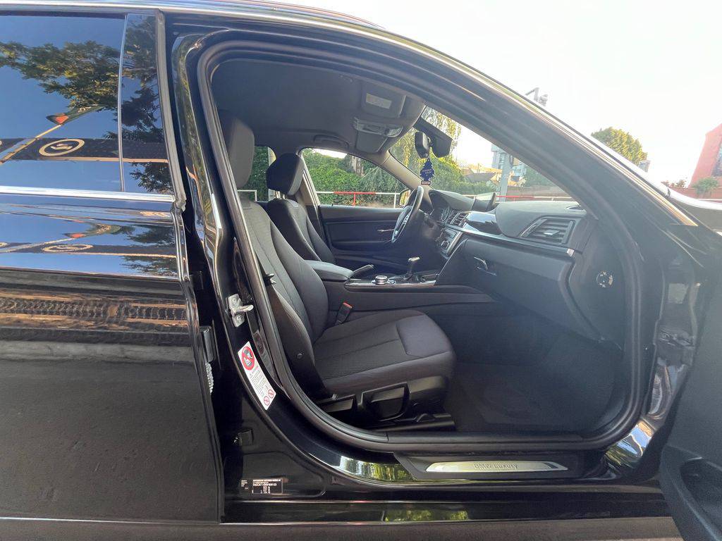 BMW 318 318d F31/2014/MAN6,1MAJ-ZÁRUKA