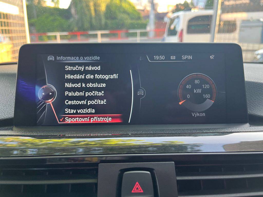 BMW 318 318d F31/2014/MAN6,1MAJ-ZÁRUKA