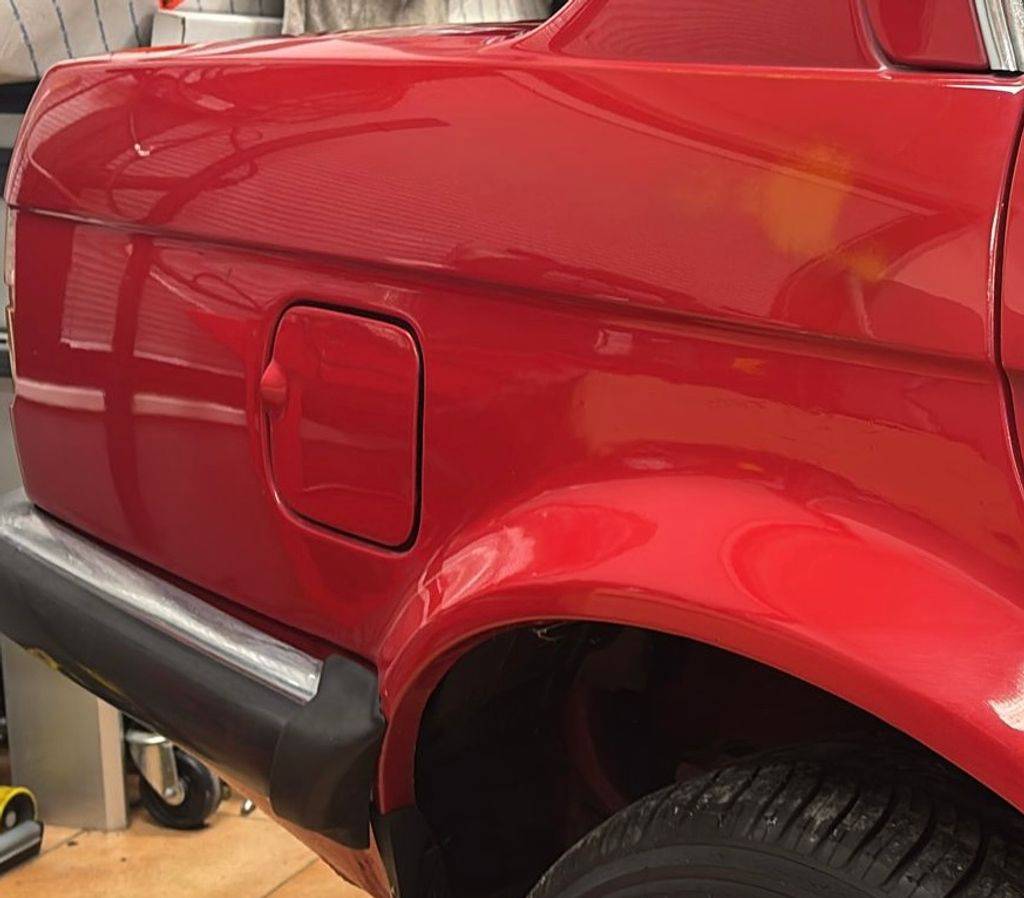 BMW 318 E30-318i/1986/2MAJITEL-GARÁŽ