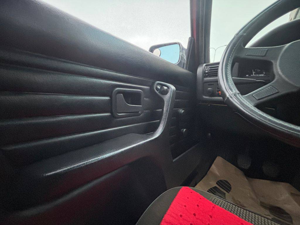 BMW 318 E30-318i/1986/2.maj. garážován