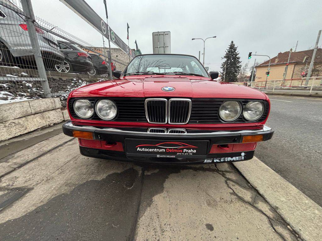 BMW 318 E30-318i/1986/2.maj. garážován
