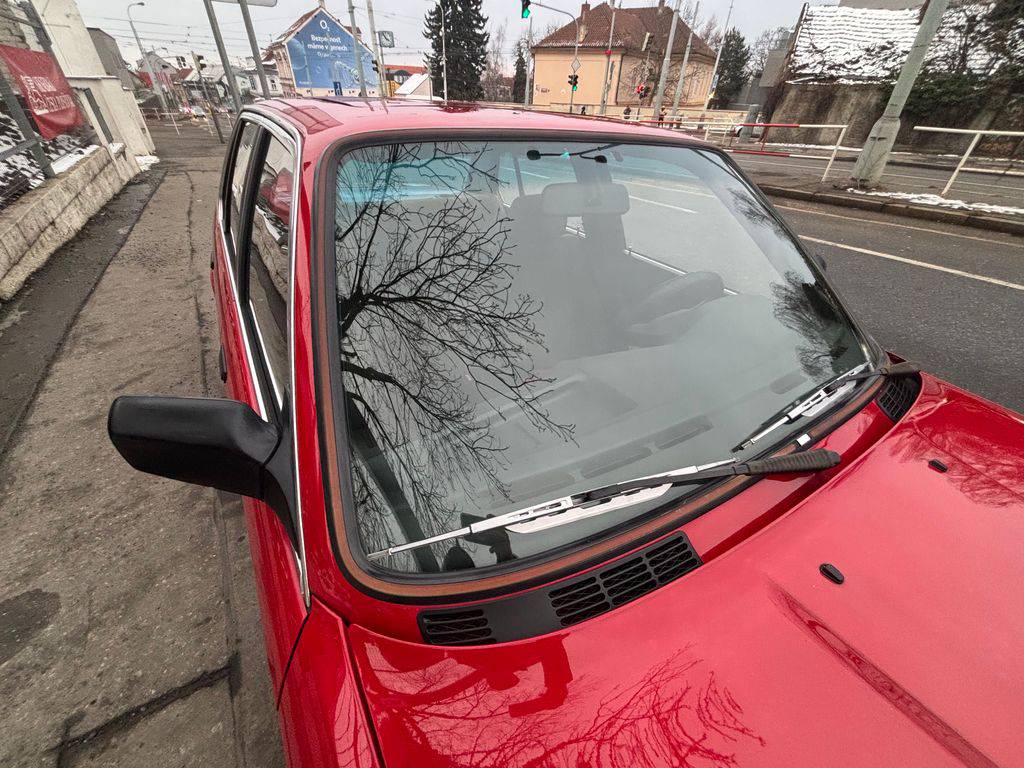 BMW 318 E30-318i/1986/2.maj. garážován