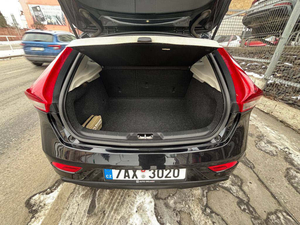 Volvo V40 D2/2016/AT-OCEAN RACE-ZÁRUKA24