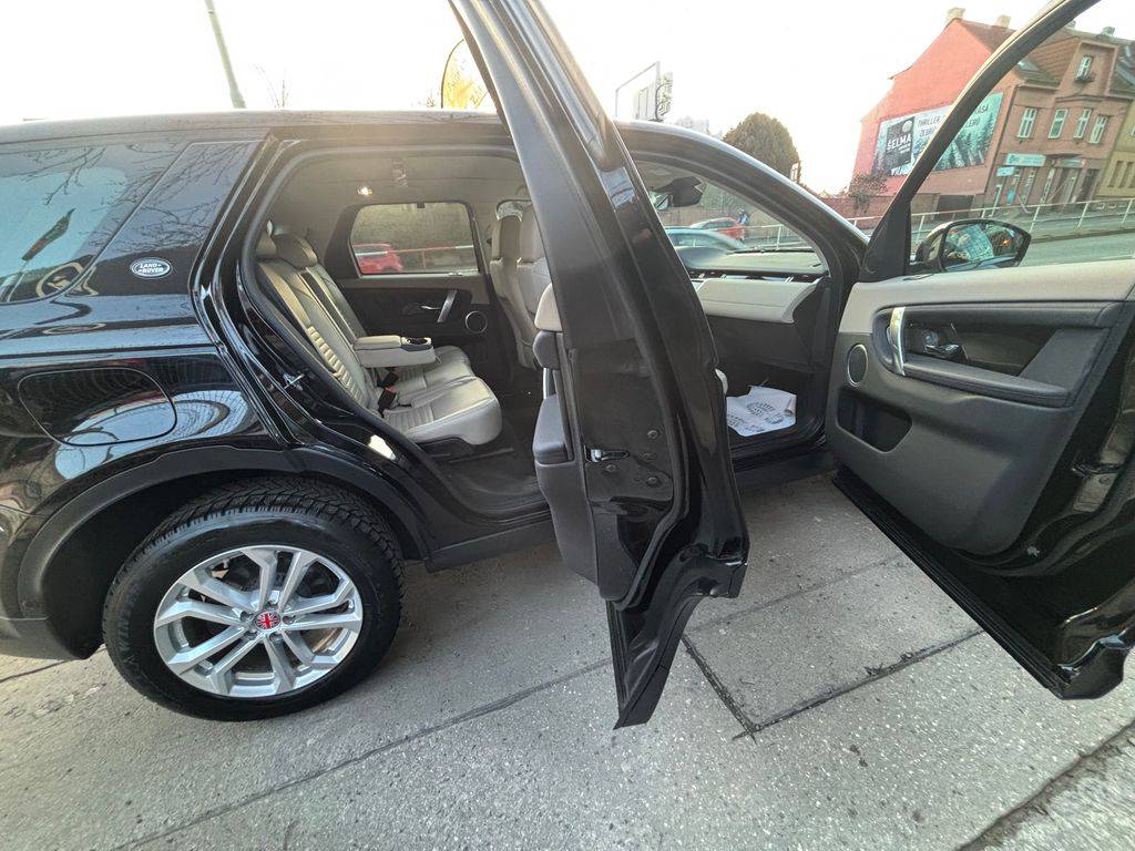 Land Rover Discovery Sport P200 SE/2021/AWD,1MAJ,TAŽ-ZÁRU