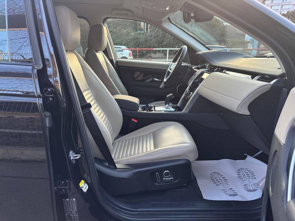 Land Rover Discovery Sport P200 SE/2021/AWD,1MAJ,TAŽ-ZÁRU