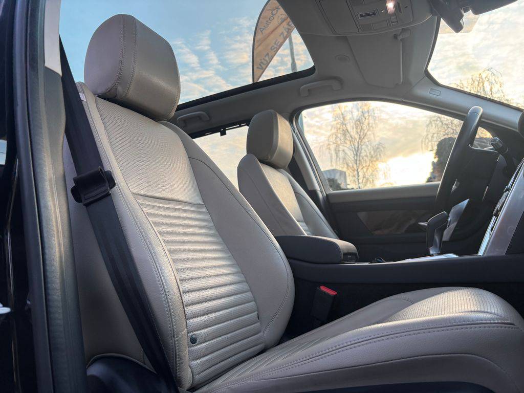 Land Rover Discovery Sport P200 SE/2021/AWD,1MAJ,TAŽ-ZÁRU