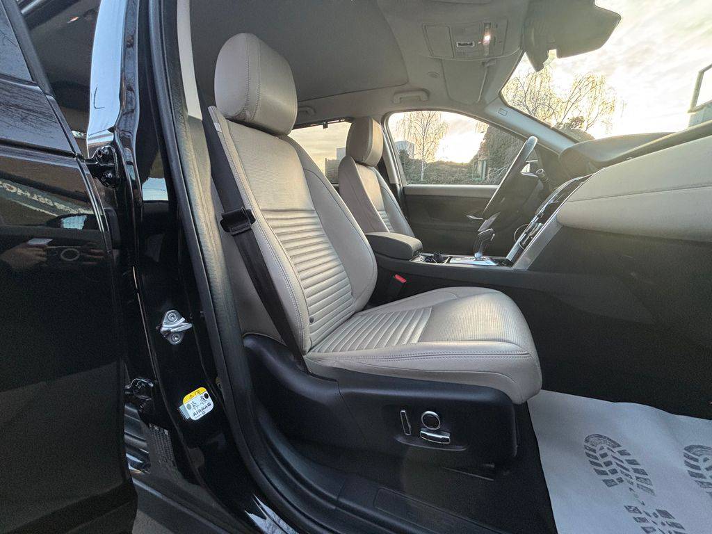 Land Rover Discovery Sport P200 SE/2021/AWD,1MAJ,TAŽ-ZÁRU